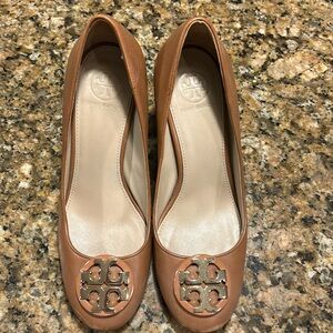Tory Burch Tan Pumps